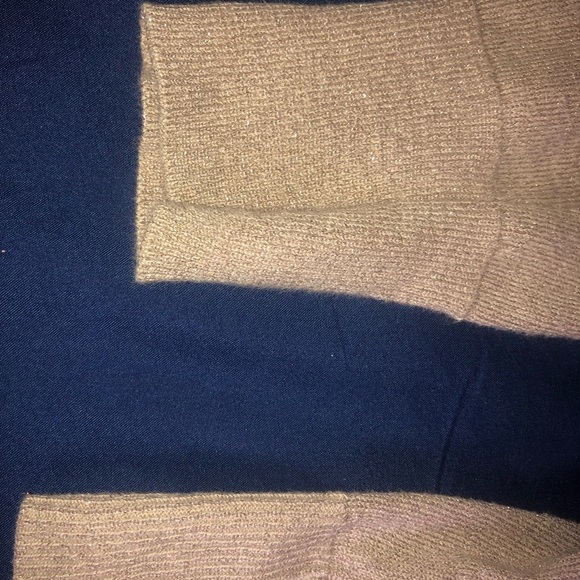 HOLD - Picture 8 of 13